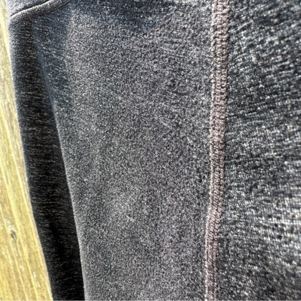 Athleta Women's Capri Leggings in Heather Gray Odyssey Chaturanga - 268529 (Med) - Picture 5 of 9
